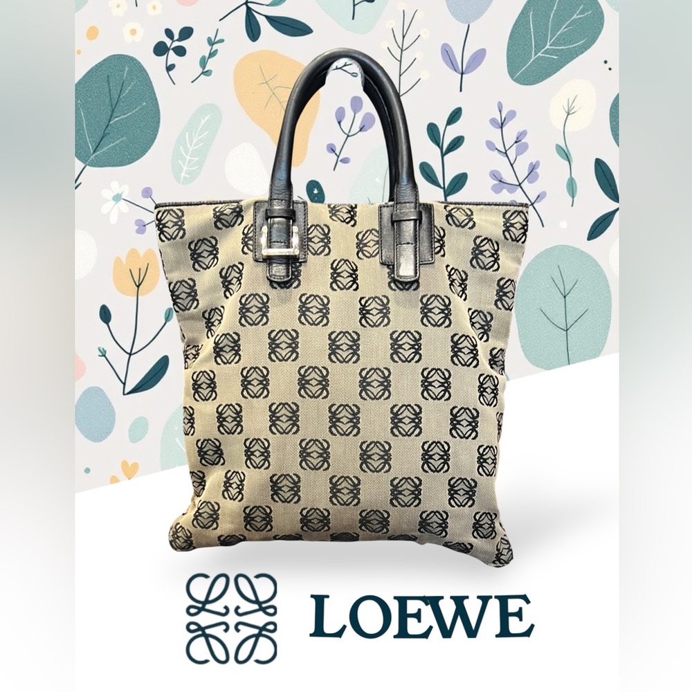 LOEWE Anagram Tote Bag
Handbag Beige Canvas Leather